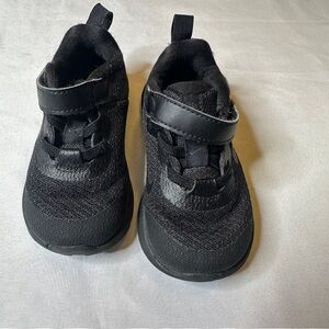 Nike Revolution 6 shoes Toddler Black Sneakers | Size 6C | Velcro Strap